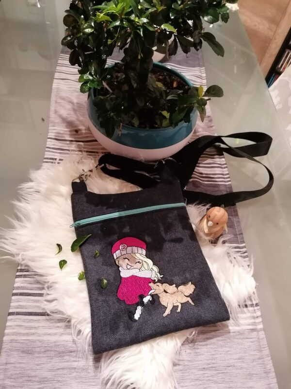 Mädchen „Hundefreude“ Stickdatei - StickZebra