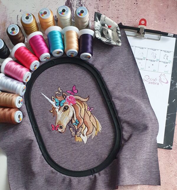 Einhorn mit Schmetterlingen Stickdatei [Digital] – Bild 4