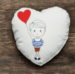 Junge mit Herzluftballon [Digital] – Bild 2