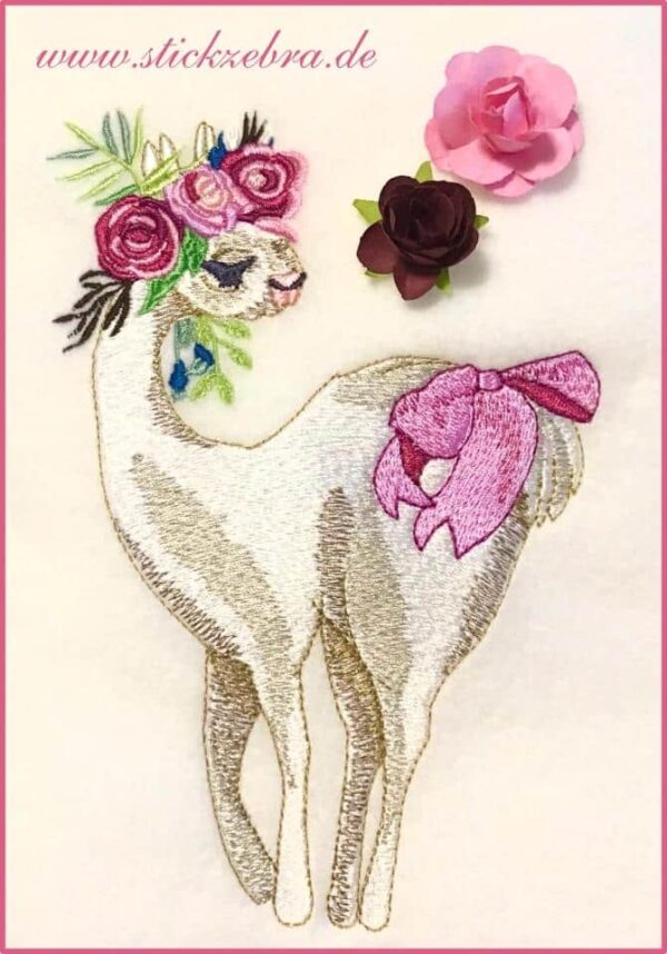 Titelbild_0401df91-5781-4718-b491-652e00a3d9c7 Lama "Rosa" - StickZebra