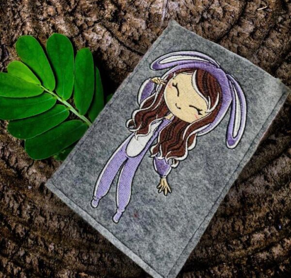 Mädchen im Häschen Schlafanzug Stickdatei - StickZebra