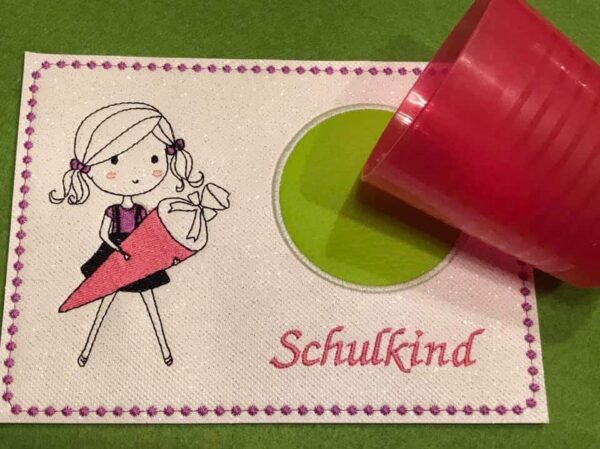 Mädchen "Mona" mit Schultüte [Digital] – Bild 2