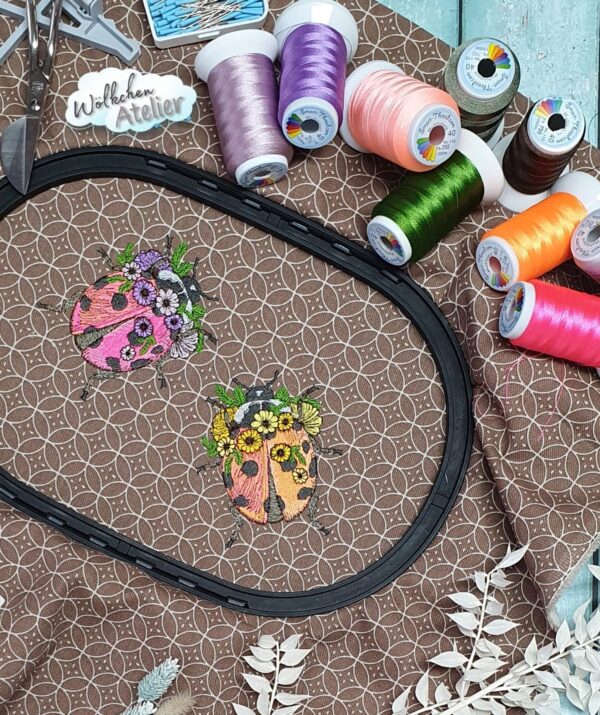 Marienkäfer mit Blumen [Digital] – Bild 4