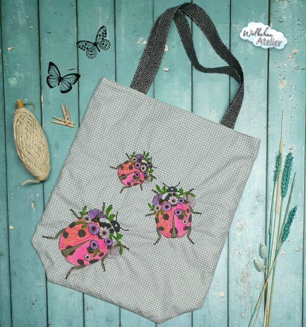 Marienkäfer mit Blumen [Digital] – Bild 3