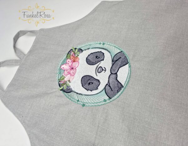 Panda mit Blumenrahmen [Digital] – Bild 5