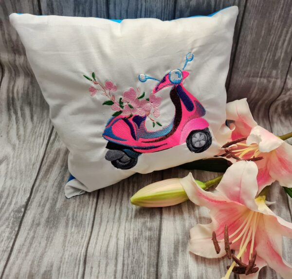 Traumhafter Roller mit Blumen [Digital] – Bild 3