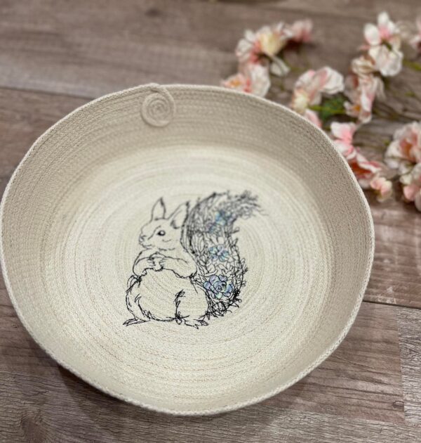 Zauberhaftes Eichhörnchen im Doodle Stil [Digital] – Bild 4