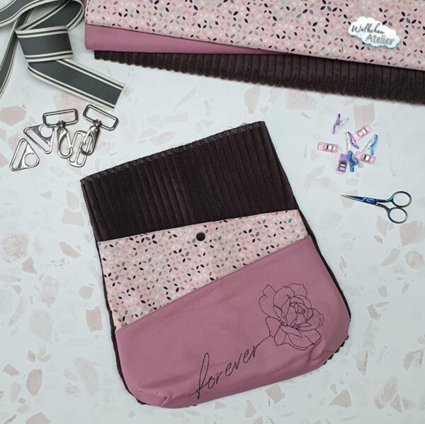 Forever mit Rosen Stickdatei: Romantisches Design für zeitlose Stickprojekte und besondere Geschenke [Digital] – Bild 3