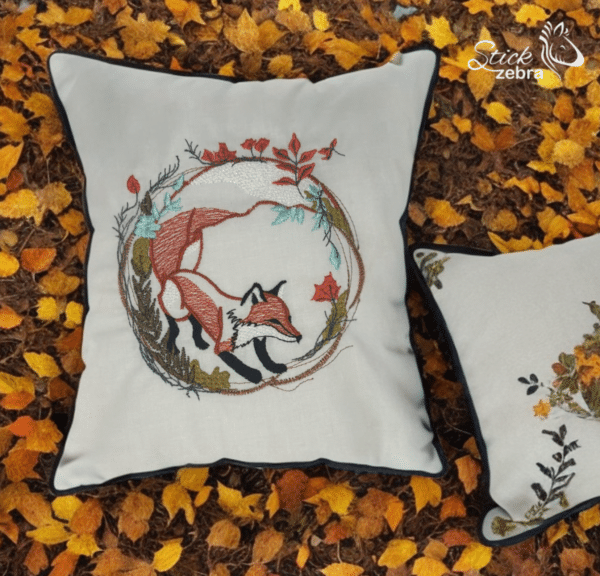 Fuchs mit herbstlichem Kranz Stickdatei: Charmantes Design für warme Stickprojekte und Herbstdekorationen [Digital] – Bild 2