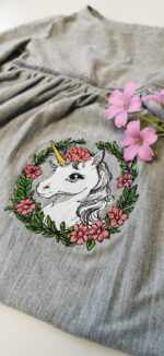 Einhorn mit Blumenrahmen [Digital] – Bild 2