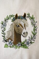 Zuckersüßes Pferd mit Blumenrahmen [Digital] – Bild 3