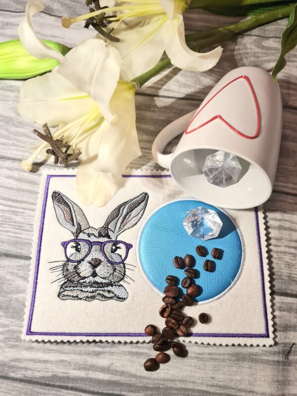 Niedlicher Hase mit Brille [Digital] – Bild 4