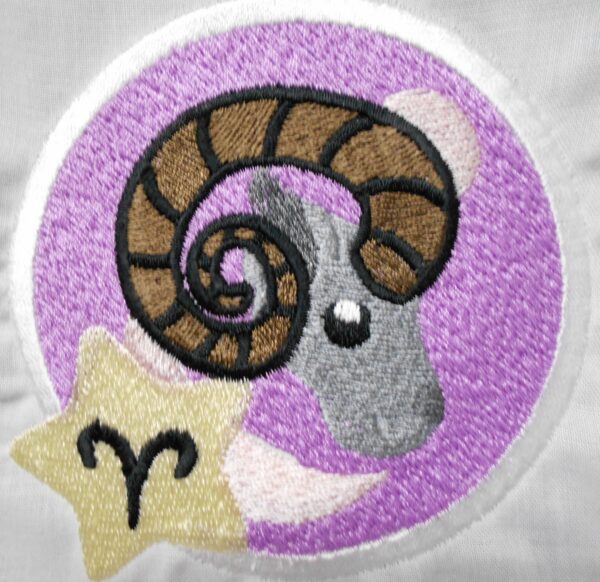 Sternzeichen Widder im Comic Stil Stickdatei [Digital] – Bild 2