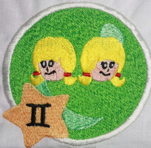 Sternzeichen Zwillinge im Comic Stil Stickdatei [Digital] – Bild 2